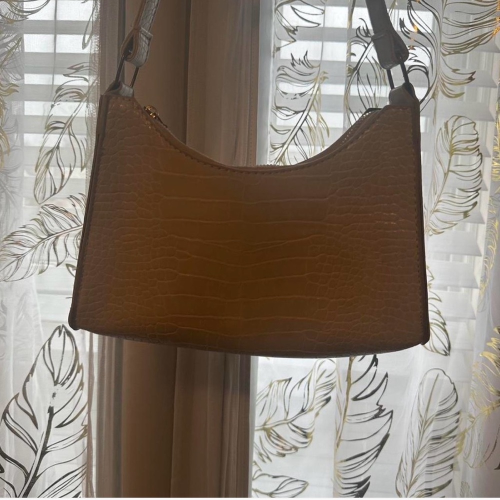 SHEIN Brown Croc-Embossed Shoulder Bag